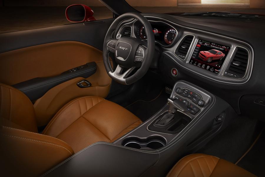  Dodge Challenger SRT 2015 года  (фото 26 из 79)